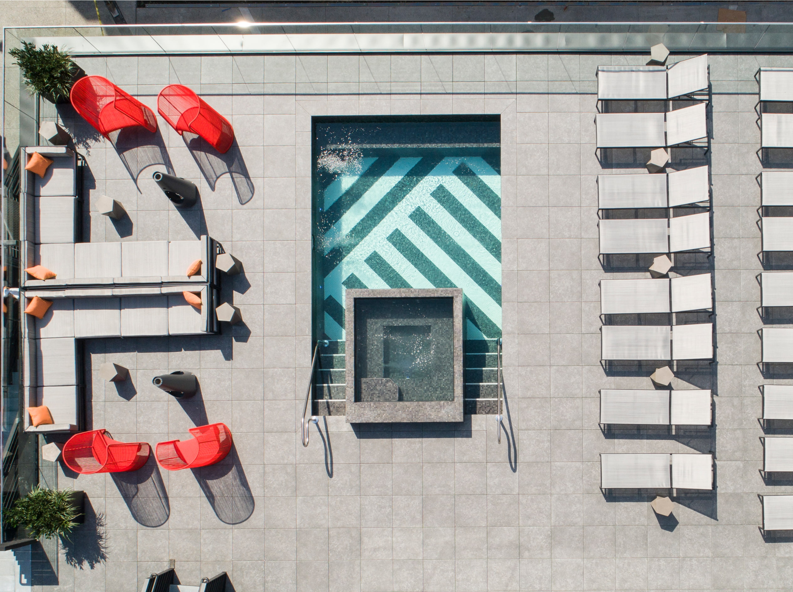 Hamilton Court Roof with a pool